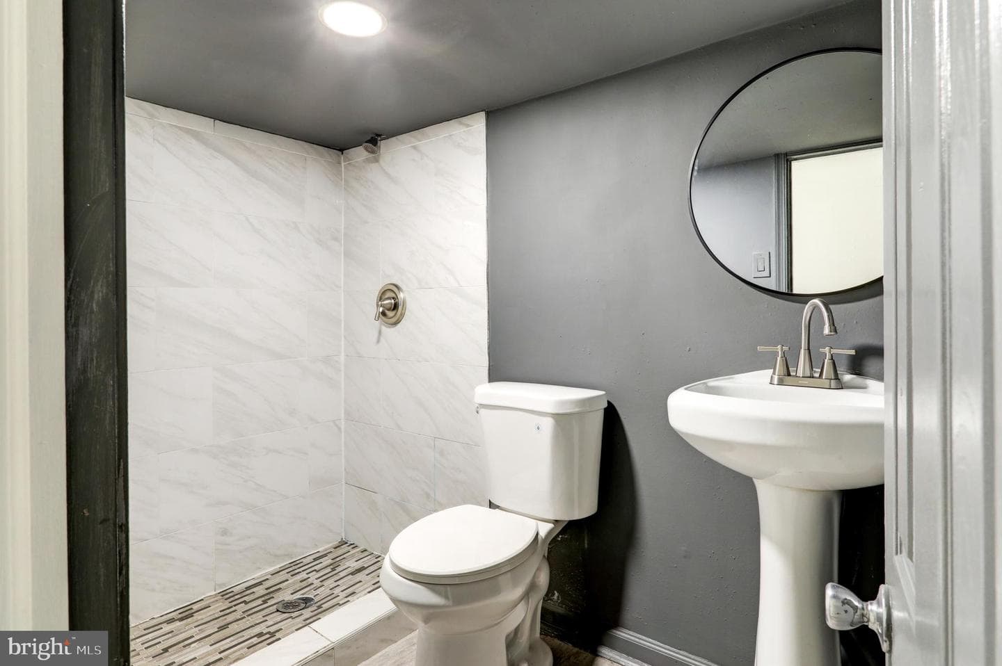 137 Taft Avenue photo 31