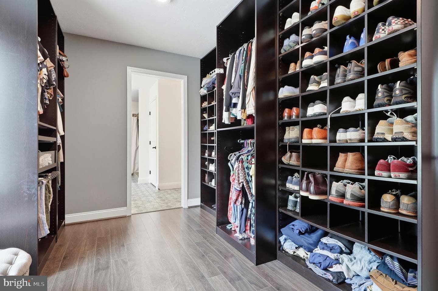 690 Academy Road photo 25