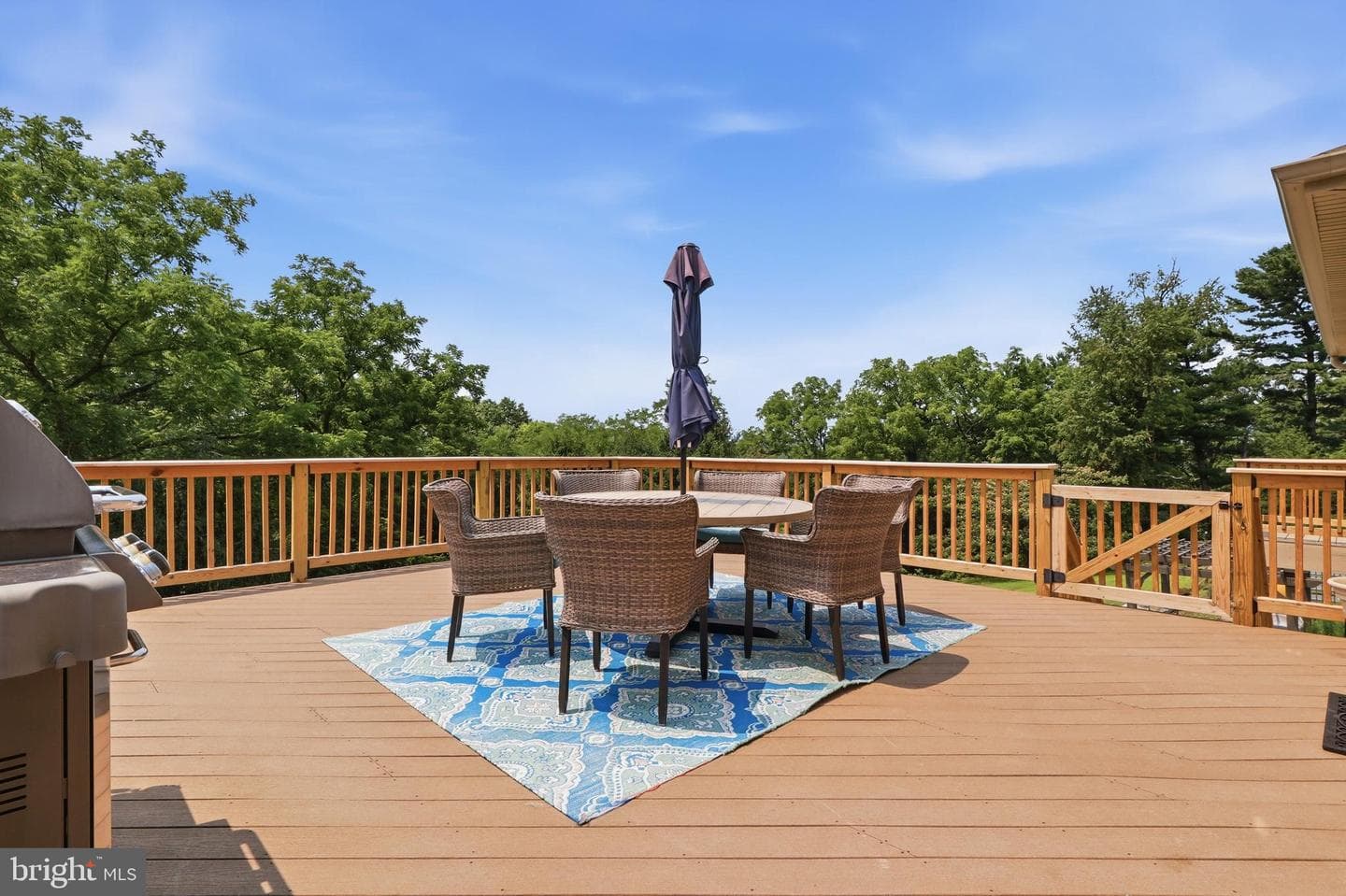690 Academy Road photo 48