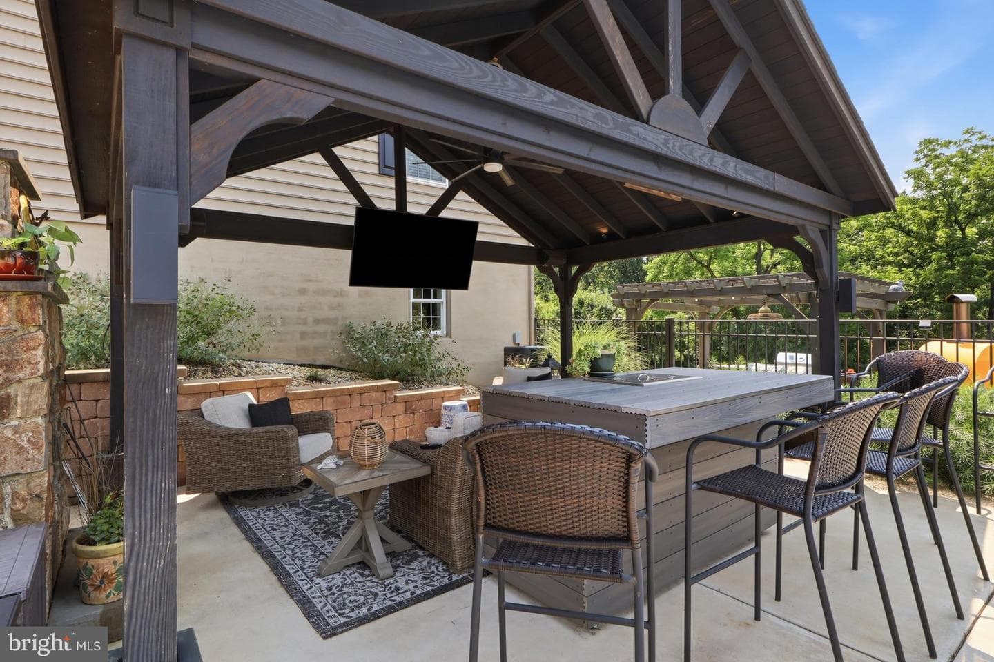 690 Academy Road photo 56