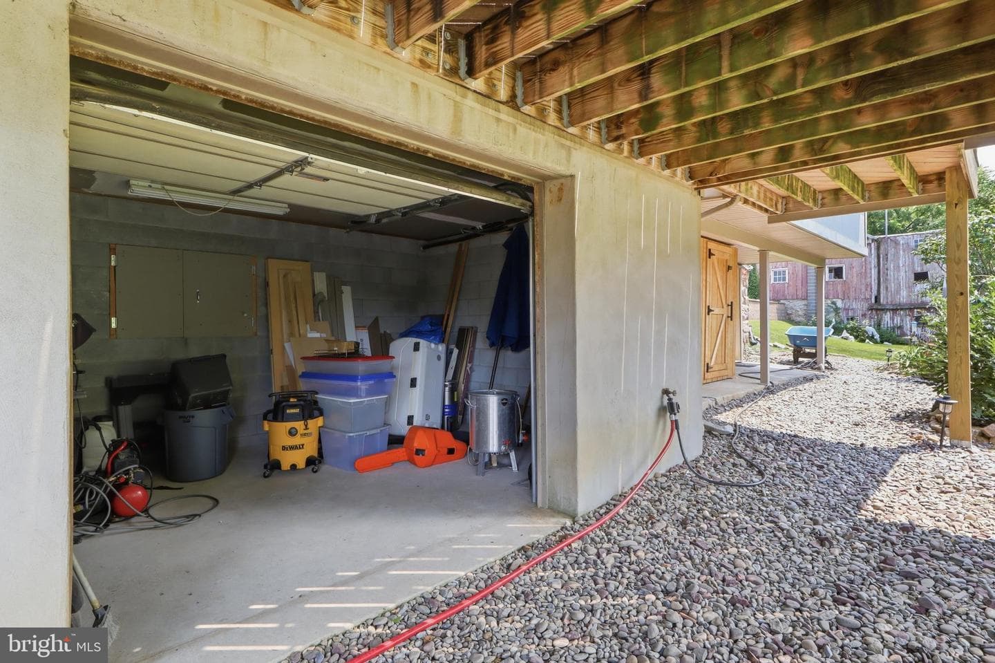 690 Academy Road photo 76