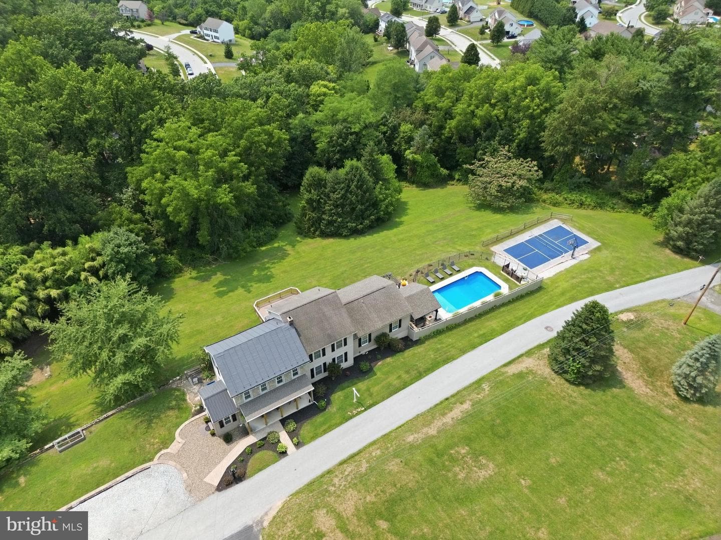690 Academy Road photo 82