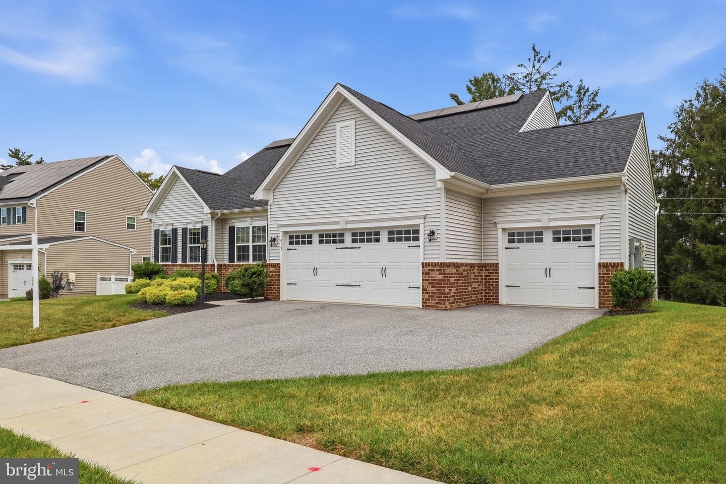 1013 Pin Oak Lane photo 3