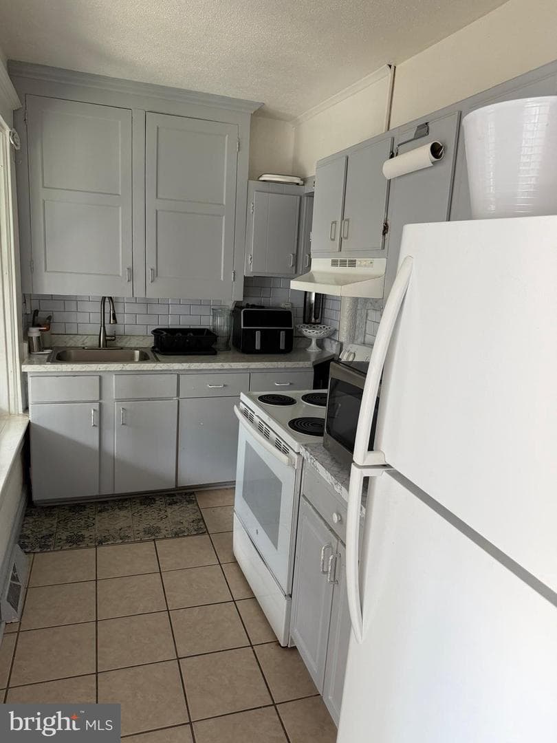 310 E College Avenue photo 37