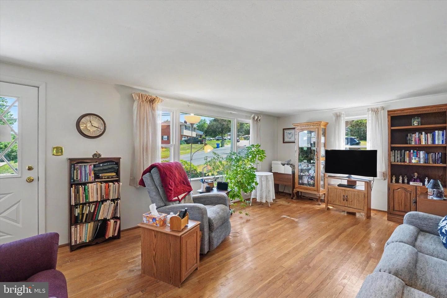 460 Skyview Drive photo 4