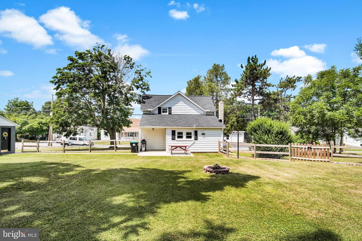 2040 Grandview Road photo 24