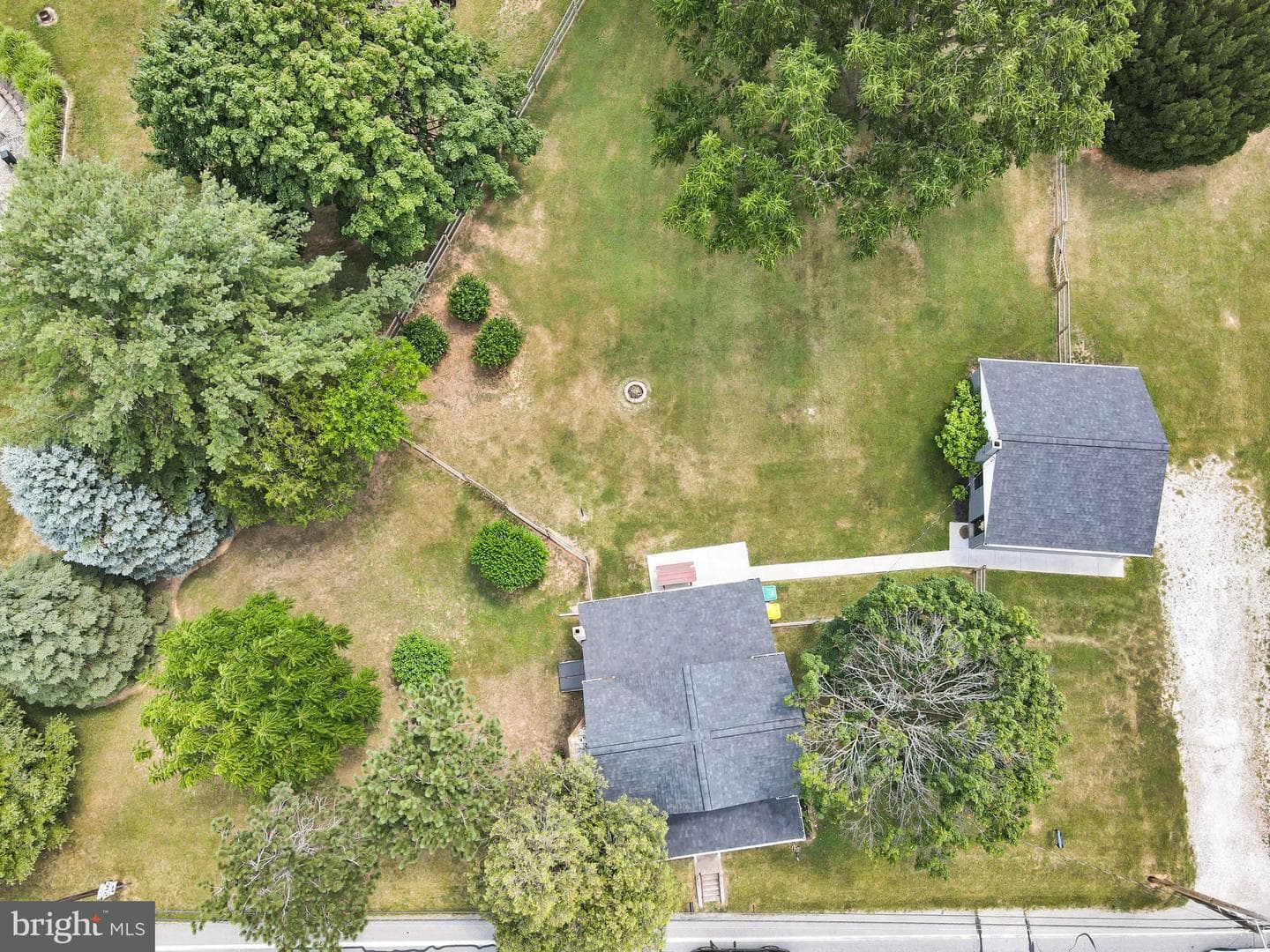 2040 Grandview Road photo 3