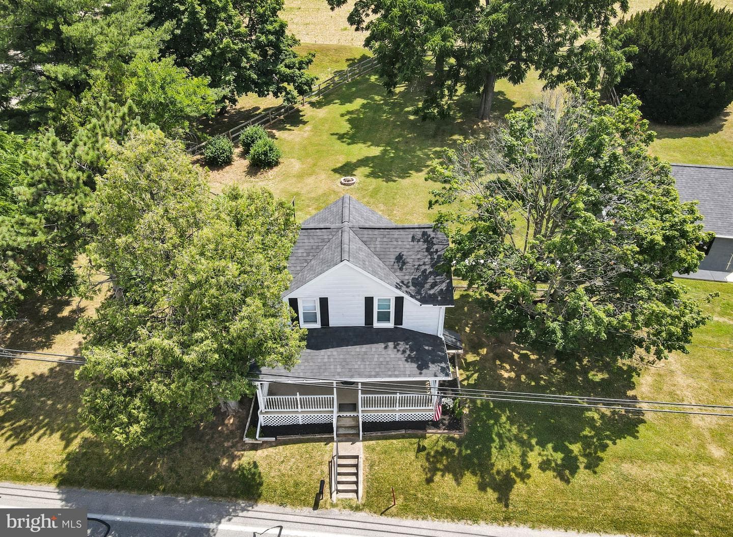 2040 Grandview Road photo 4