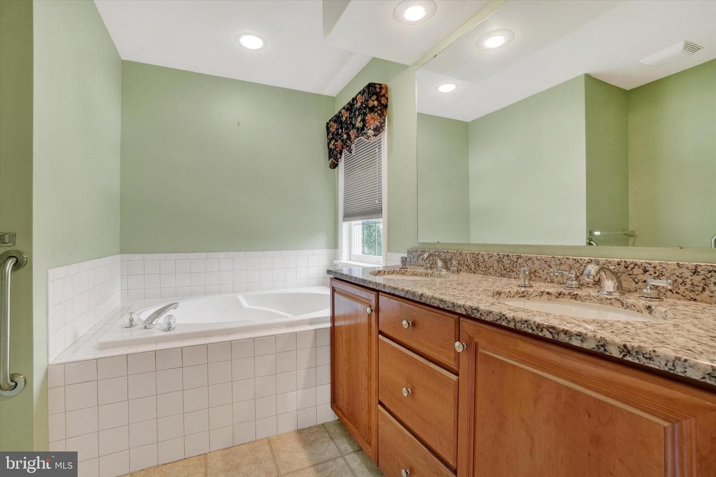410 Sarah Woods Drive photo 31