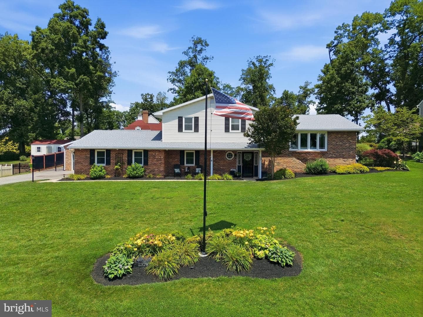 2329 Fairway Drive photo 3