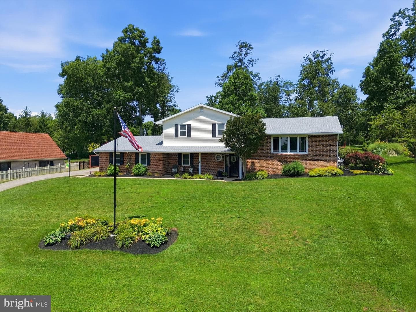 2329 Fairway Drive photo 4