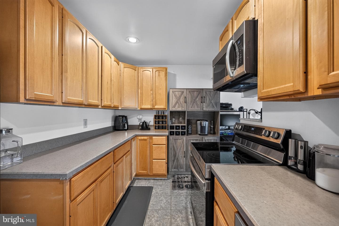 300 N Highland Avenue photo 10