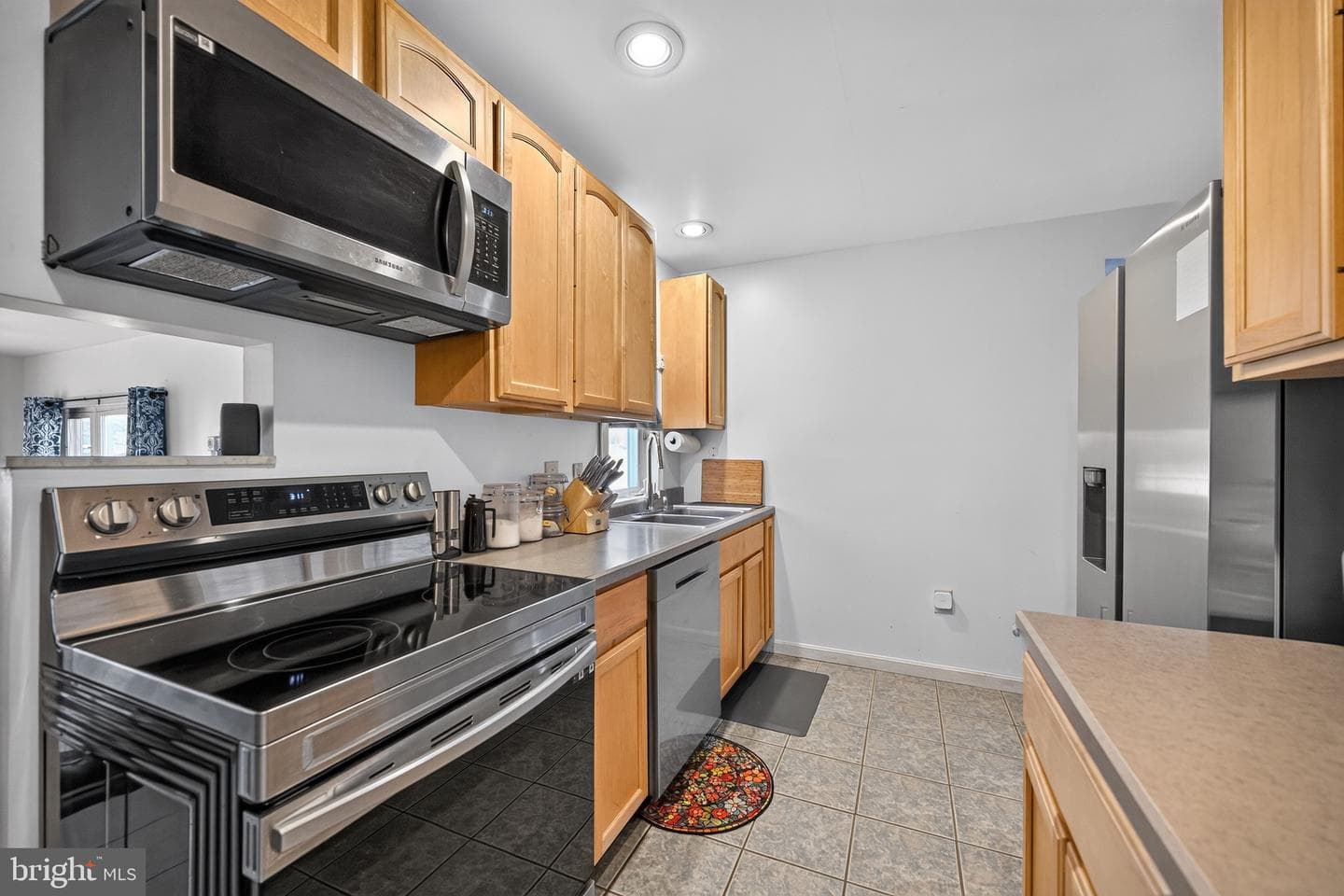 300 N Highland Avenue photo 8