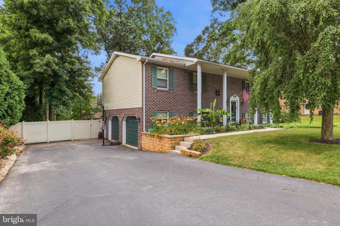62 Laurel Drive photo 3
