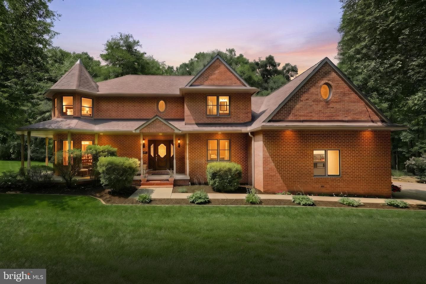 7714 Paradise Heights photo 1