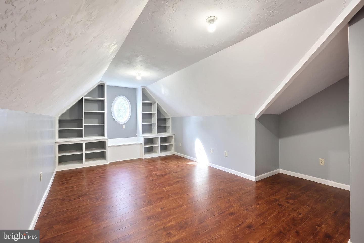 7714 Paradise Heights photo 40