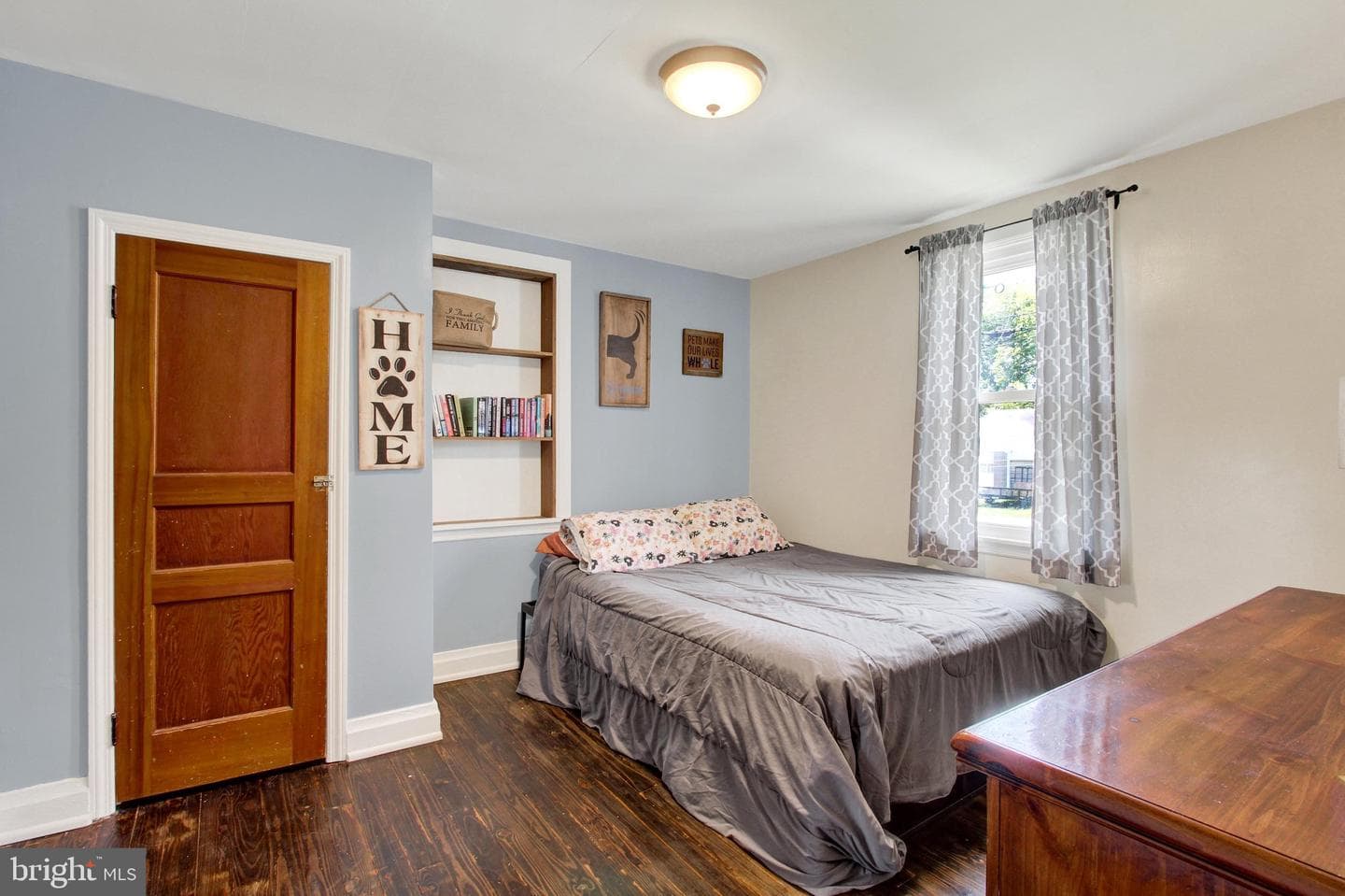 112 Fame Avenue photo 13