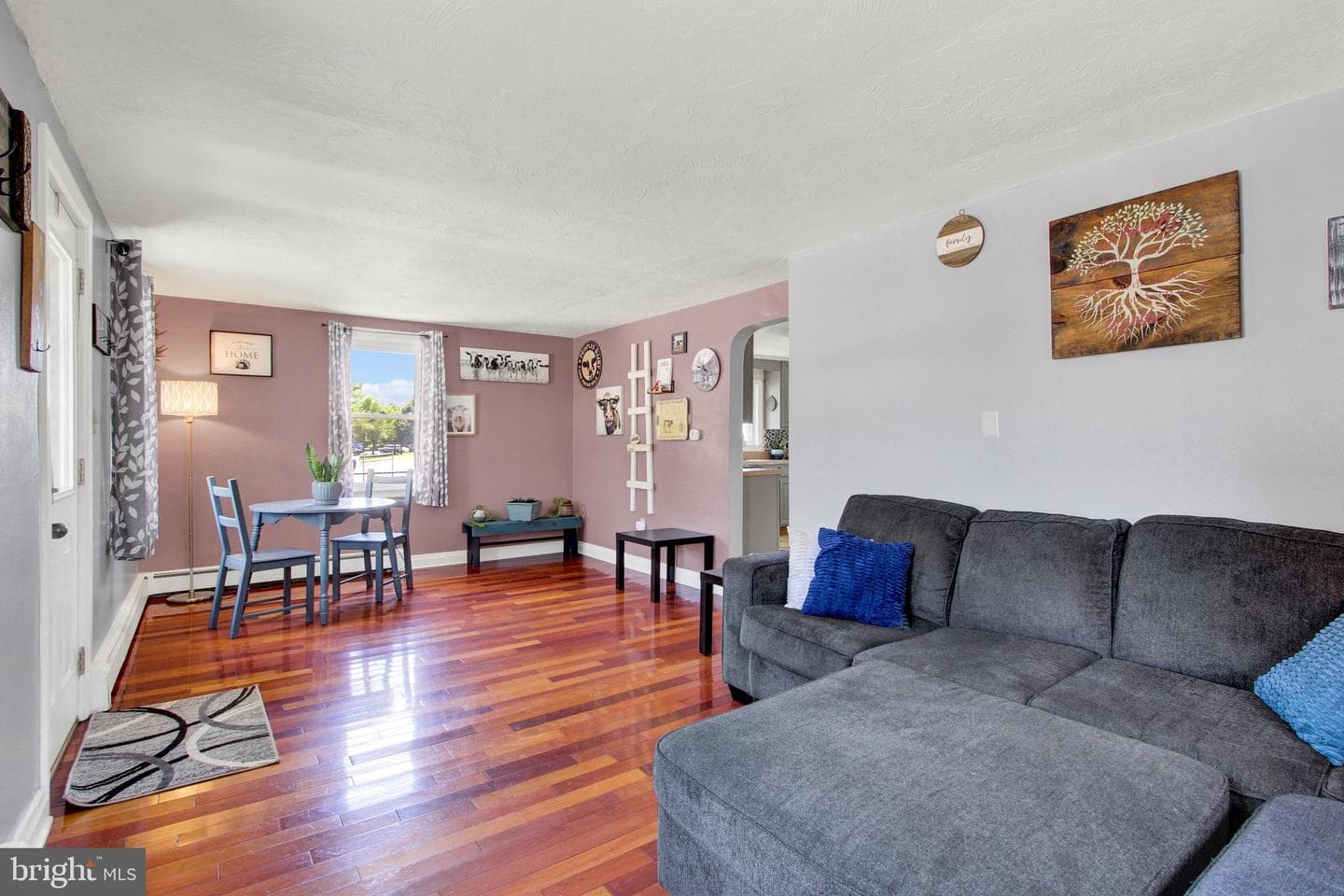 112 Fame Avenue photo 6