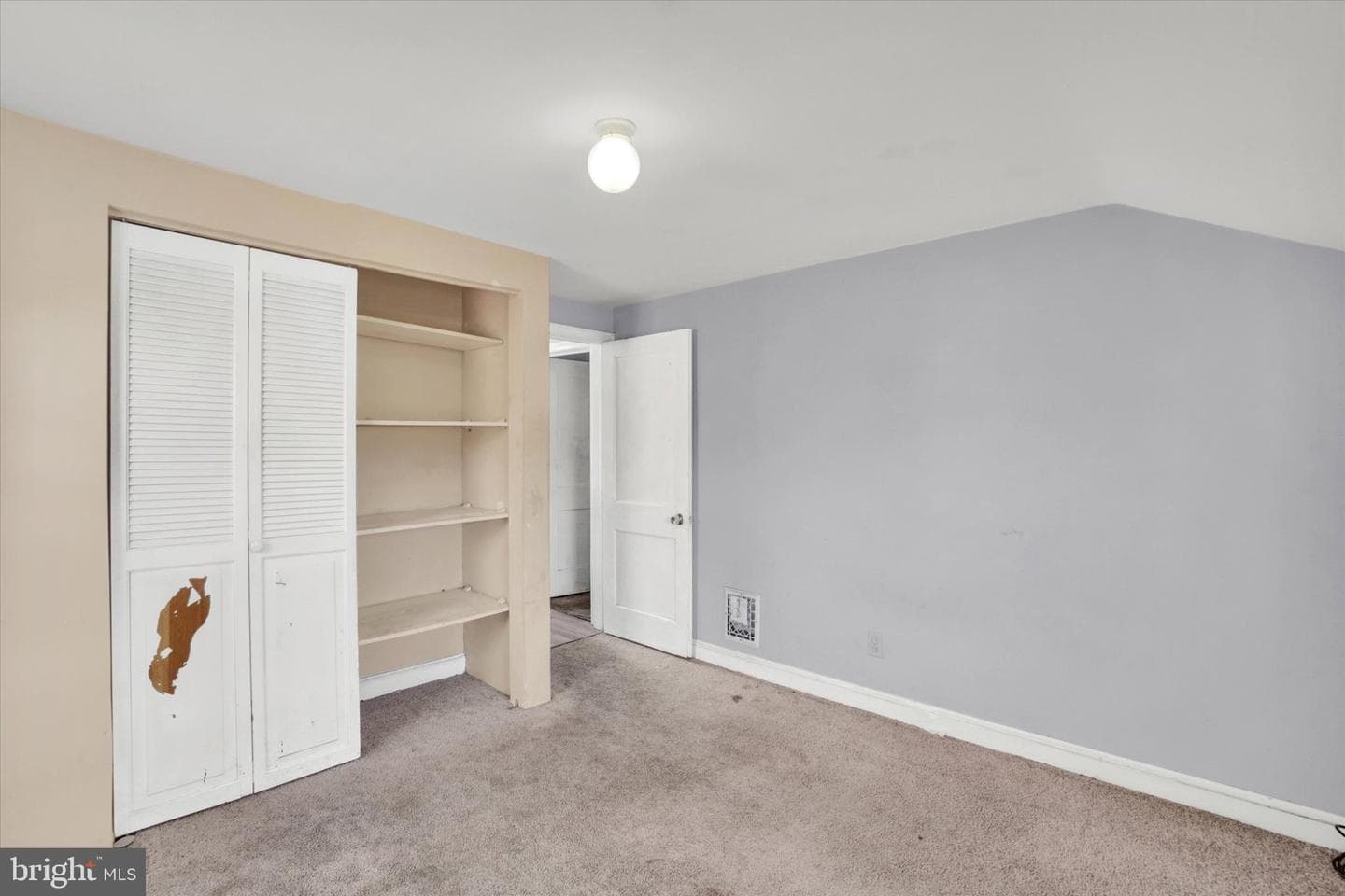 1123 E Poplar Street photo 12