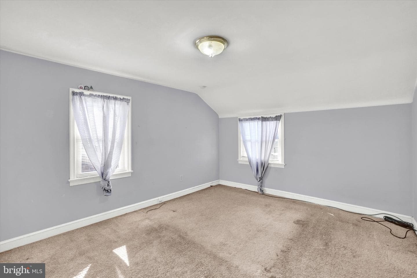 1123 E Poplar Street photo 13