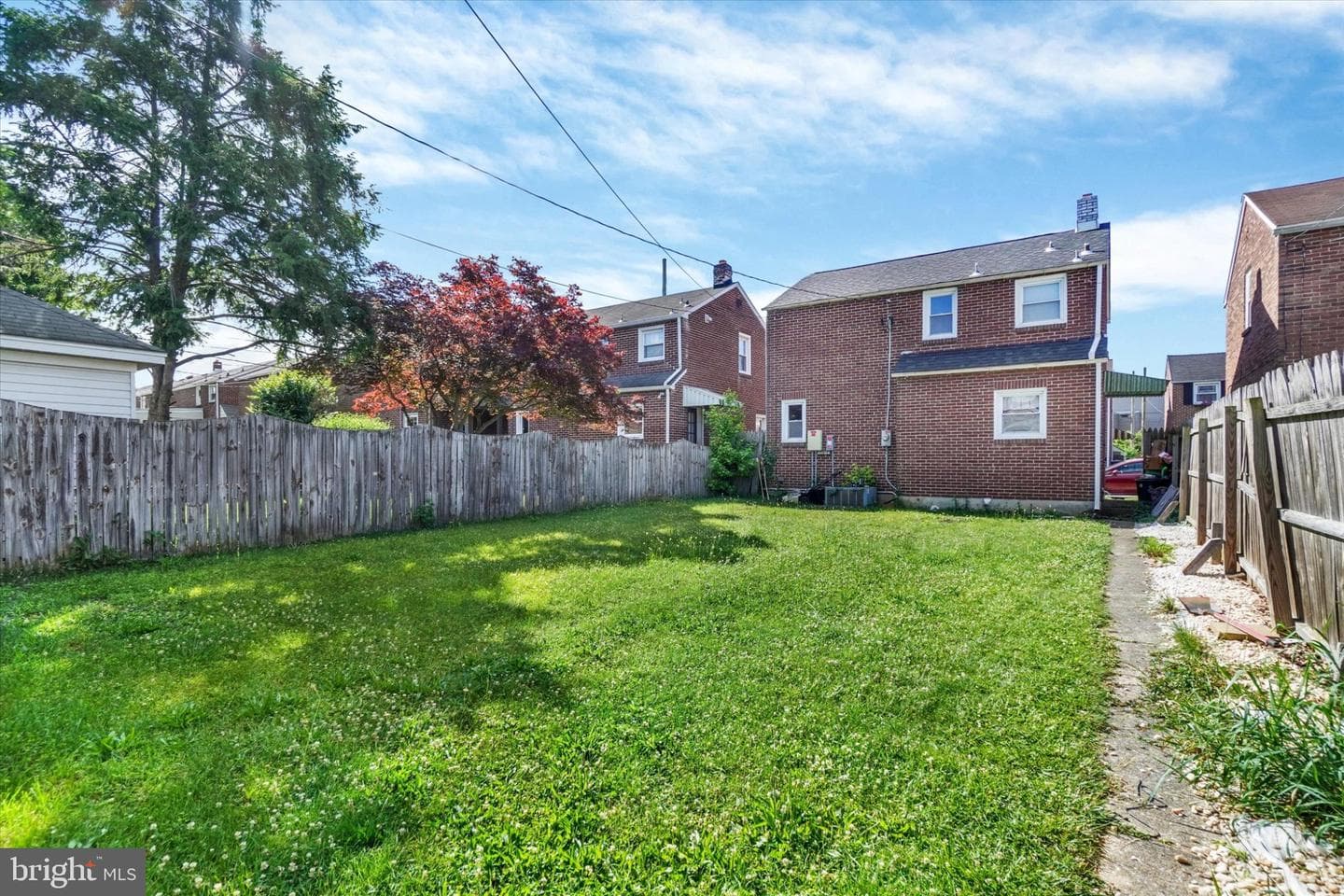 1123 E Poplar Street photo 20