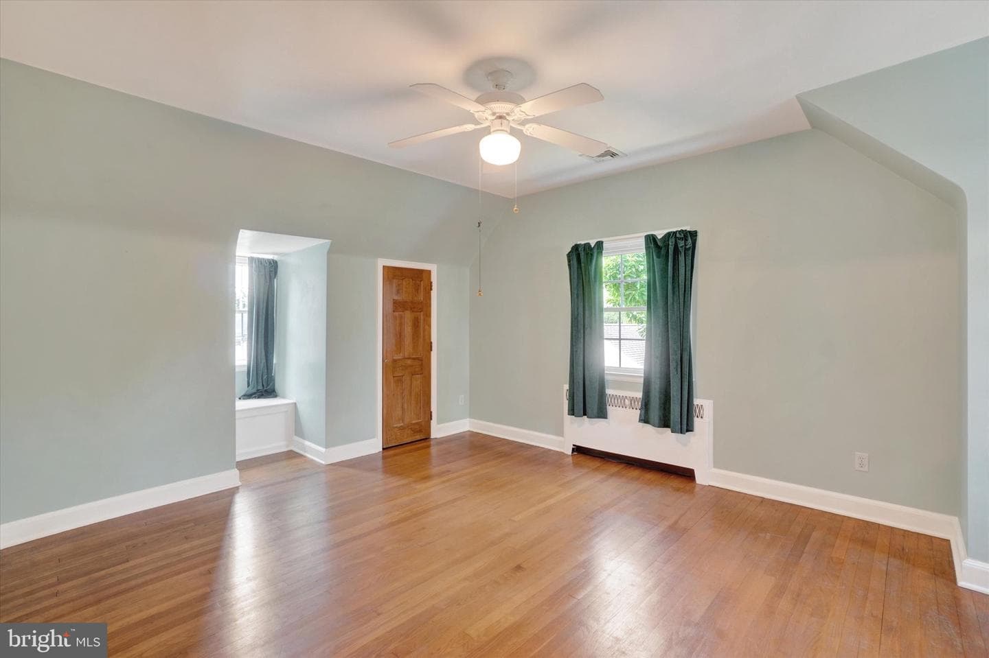 30 N Marshall Street photo 16