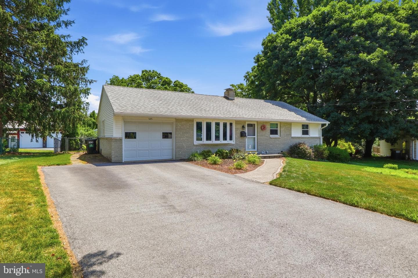 525 Hengst Court photo 3