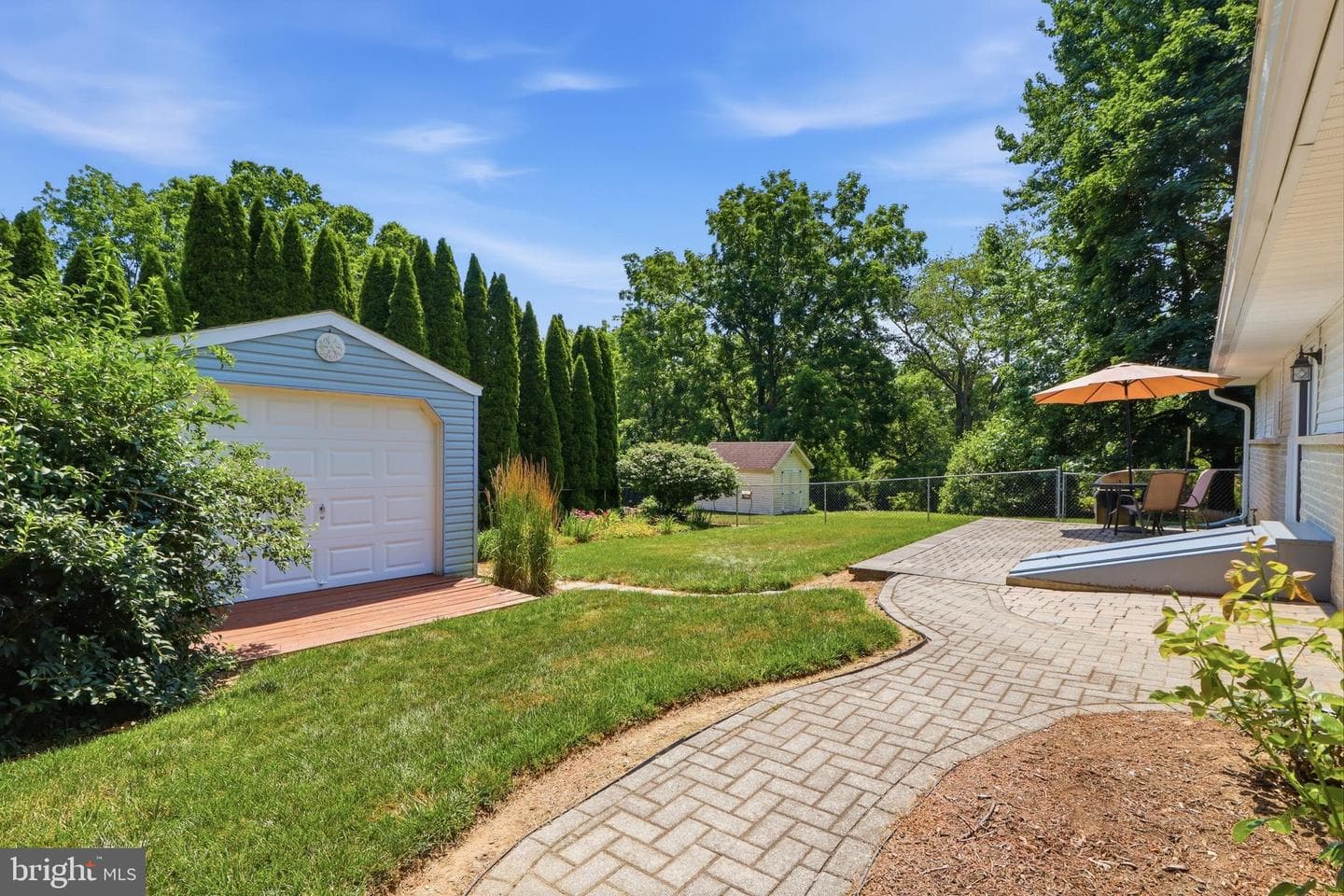 525 Hengst Court photo 32