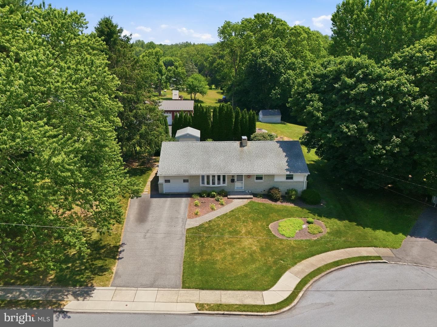 525 Hengst Court photo 39