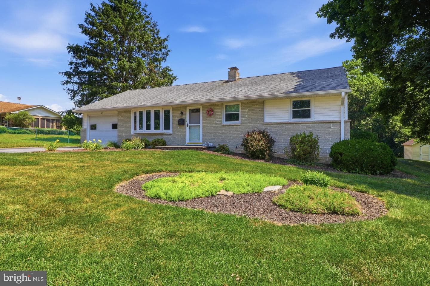 525 Hengst Court photo 4