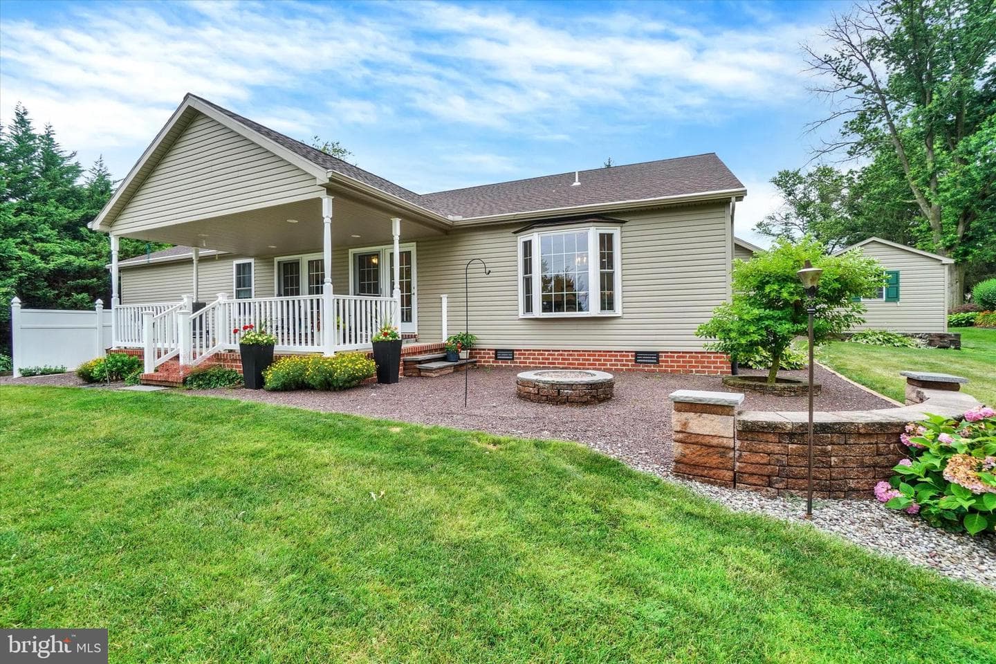 985 Detwiler Drive photo 24