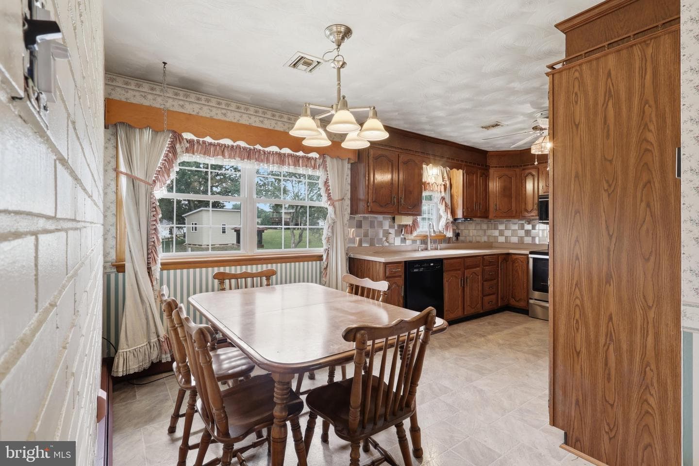 5893 Ambau Road photo 3