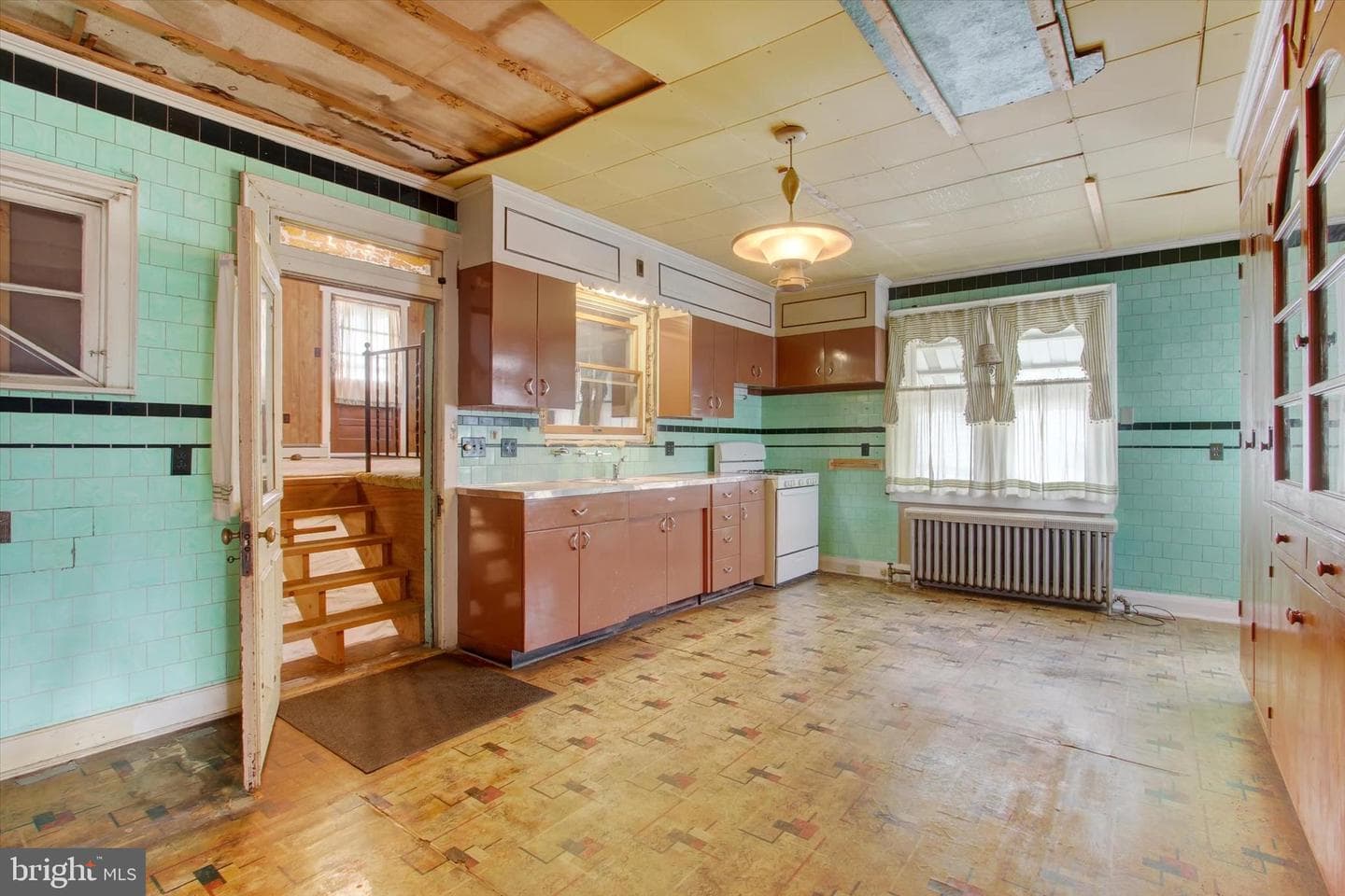 544 York Street photo 11