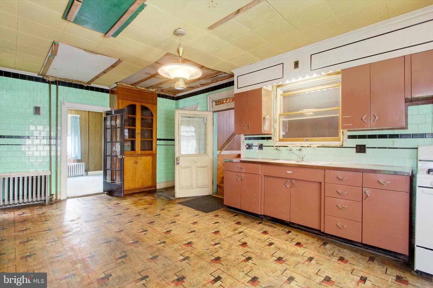 544 York Street photo 14