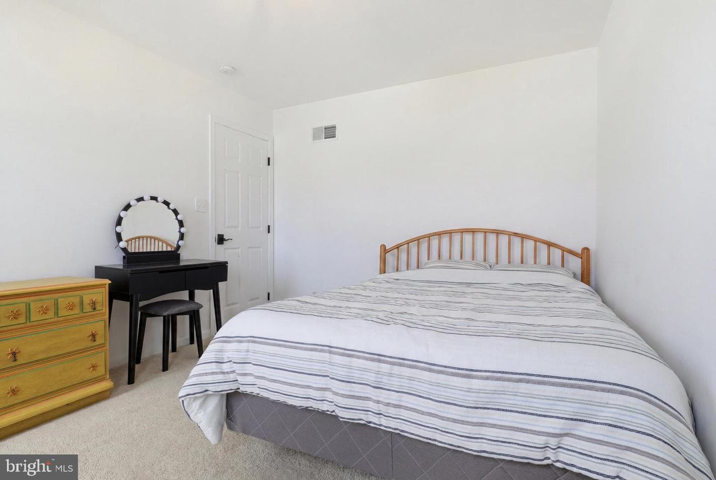 216 Hollyhock Drive photo 25