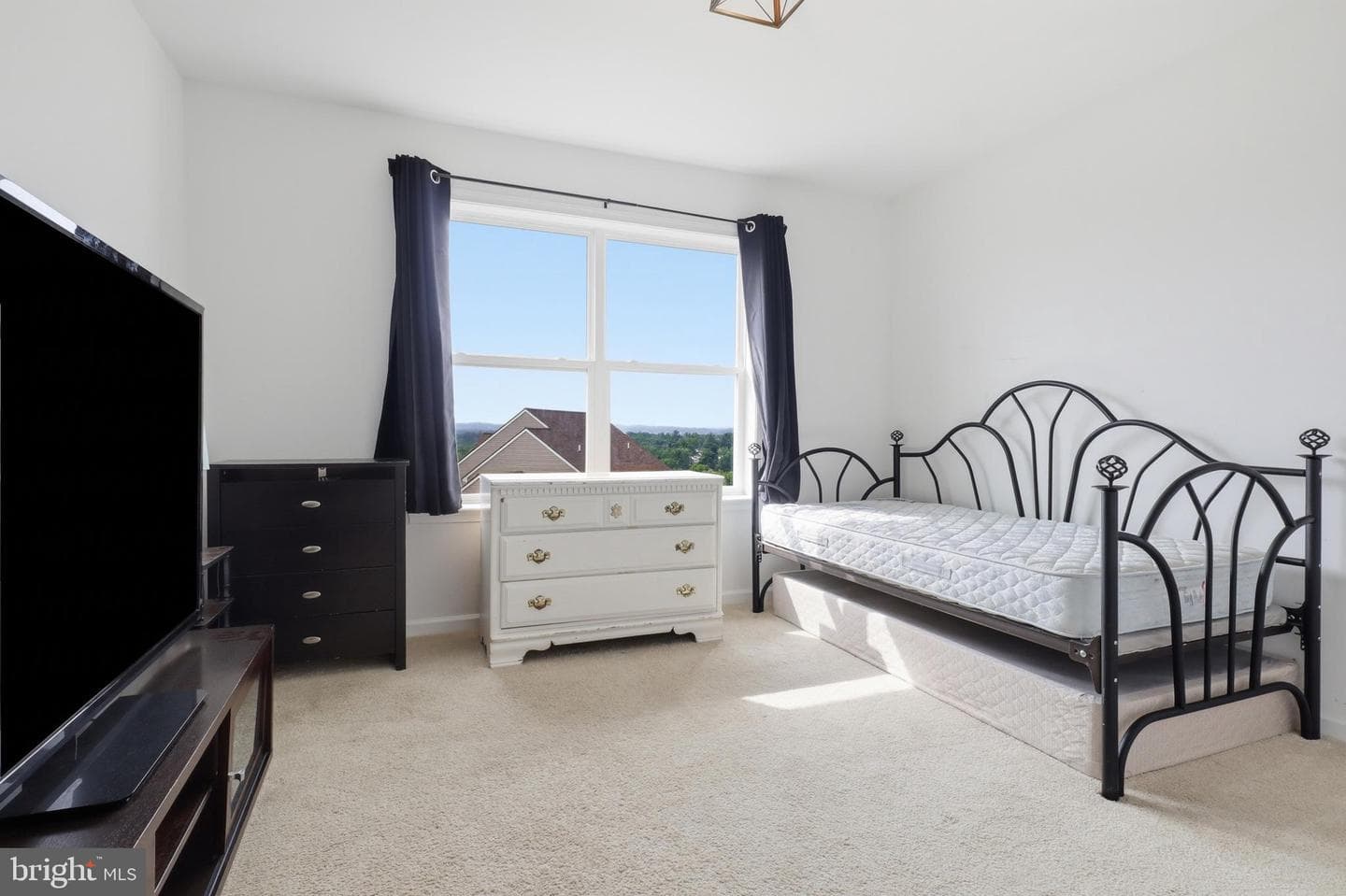 216 Hollyhock Drive photo 27