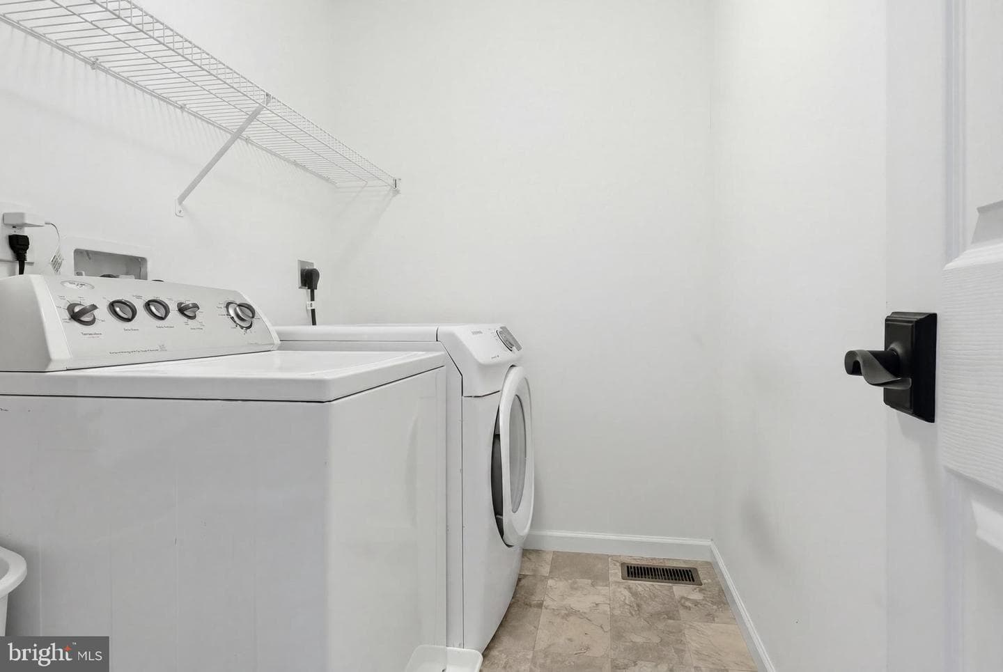 216 Hollyhock Drive photo 34