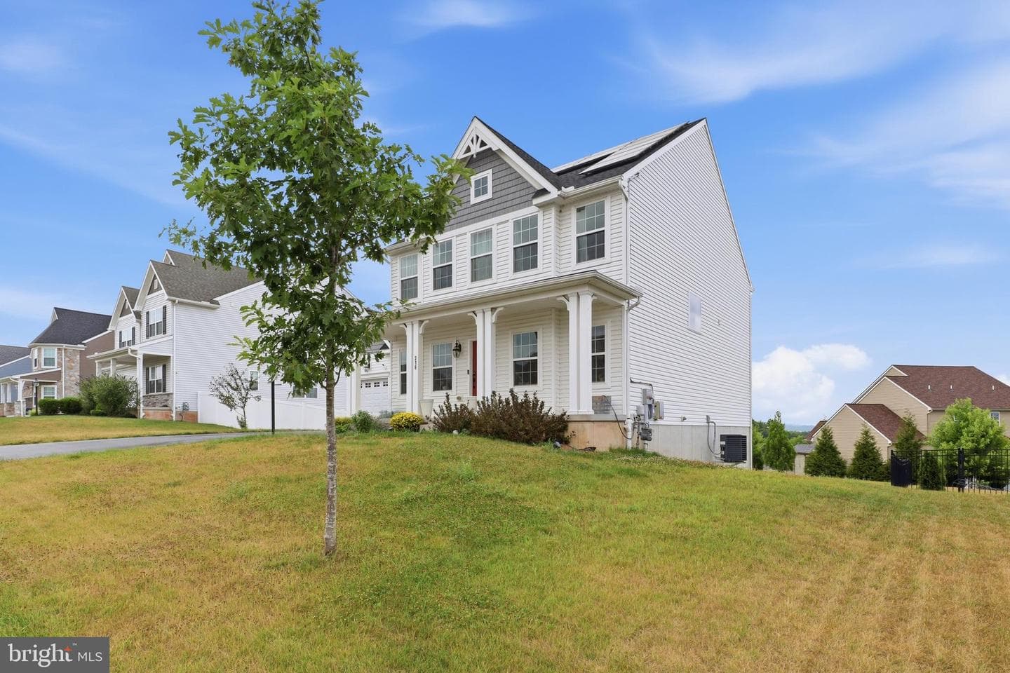 216 Hollyhock Drive photo 4