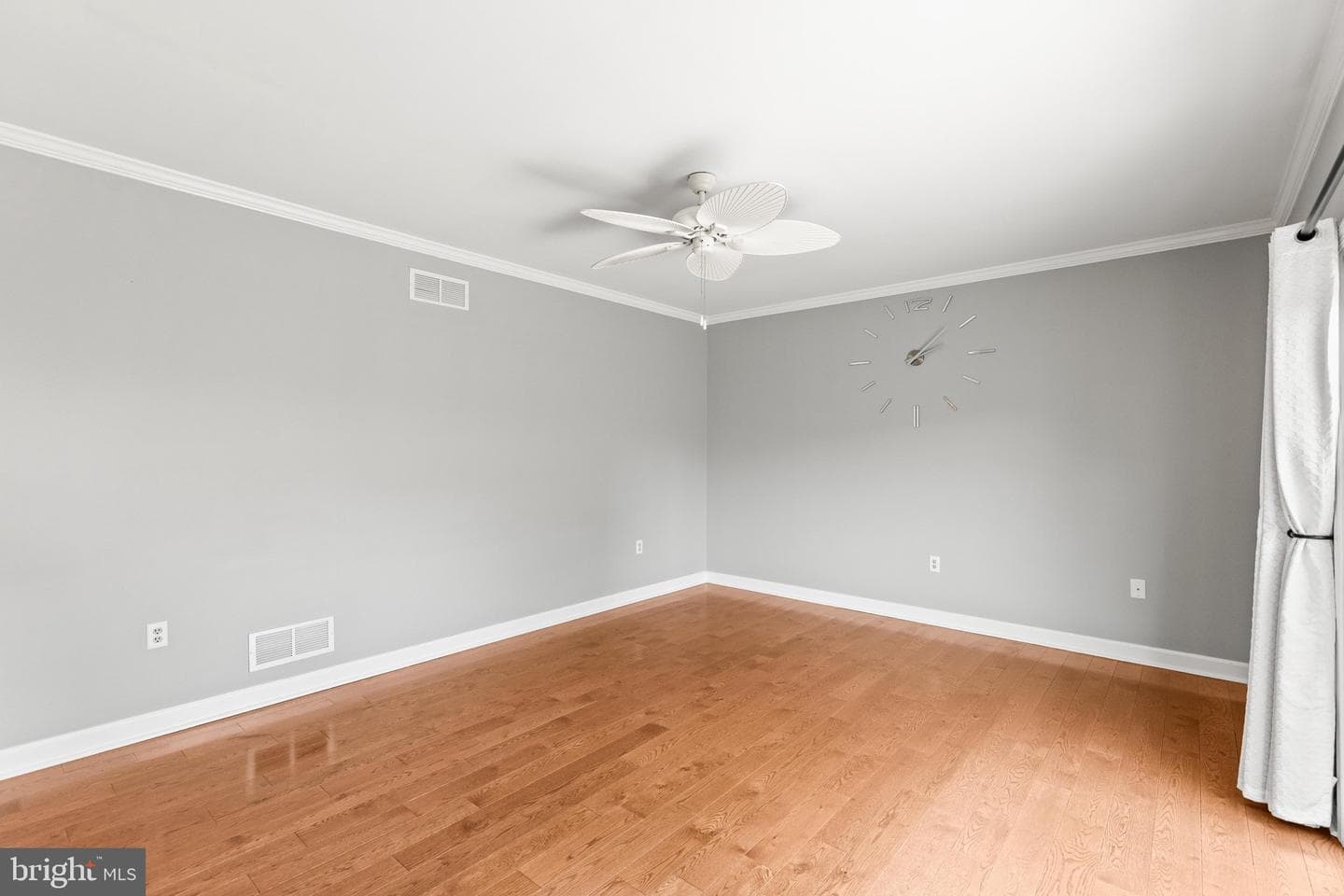 678 S Maurice Street photo 17