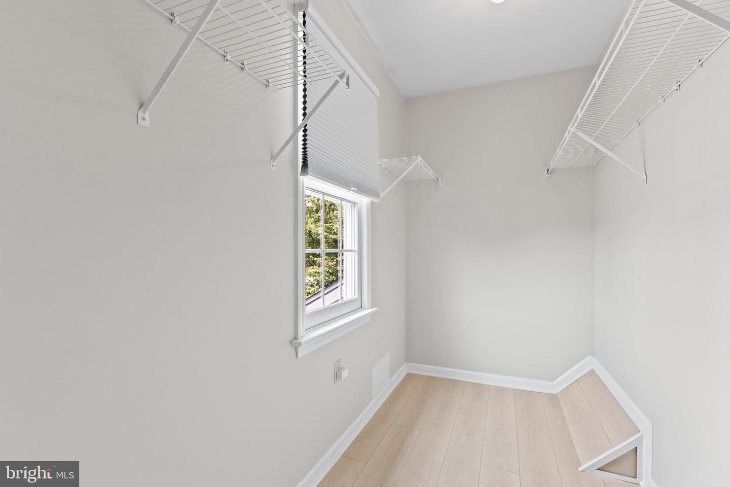 678 S Maurice Street photo 22