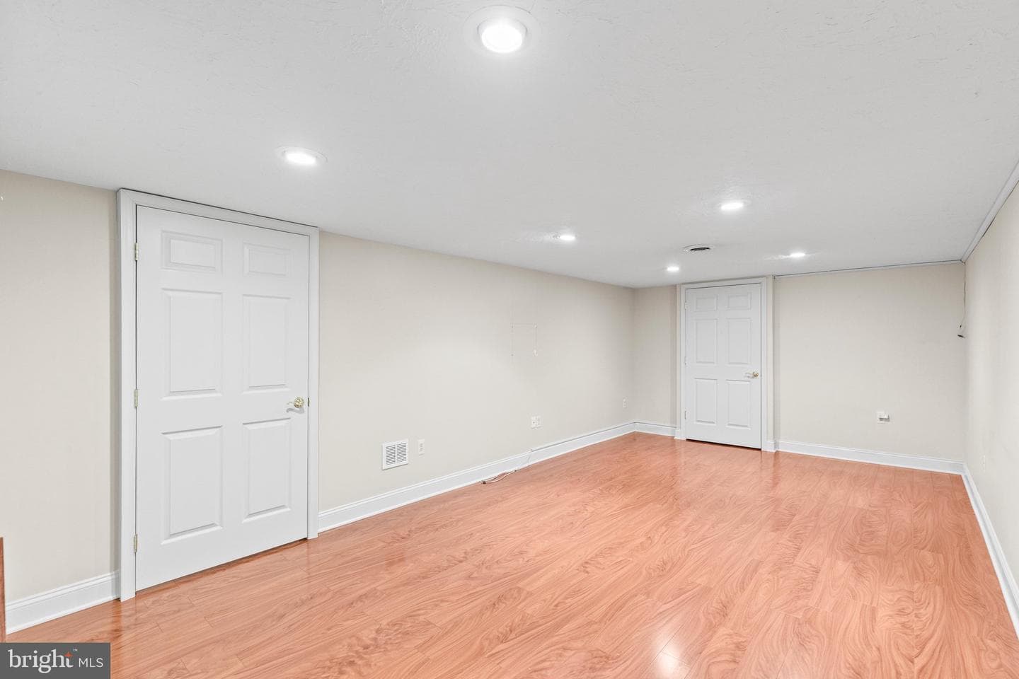 678 S Maurice Street photo 30