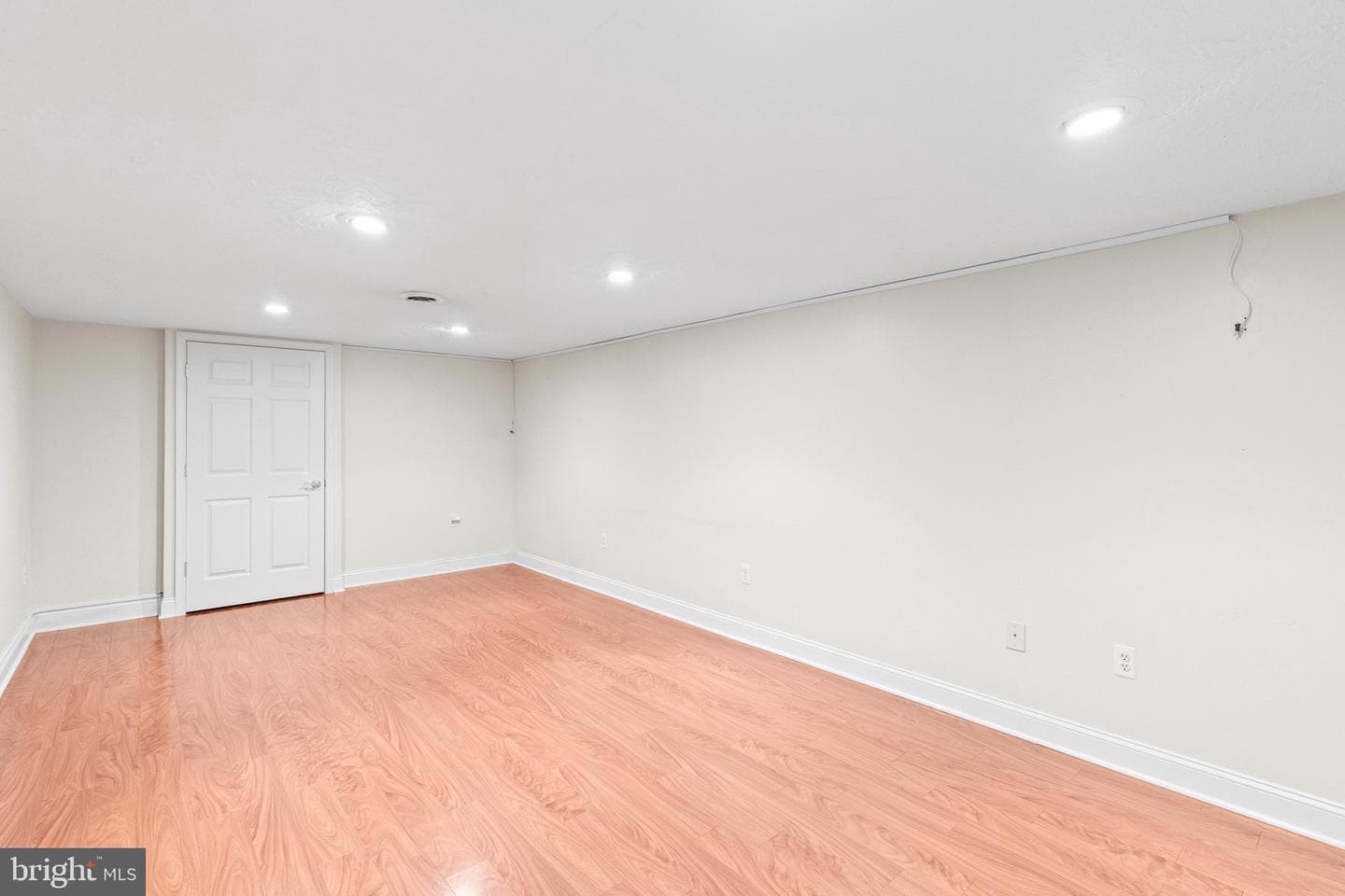 678 S Maurice Street photo 31