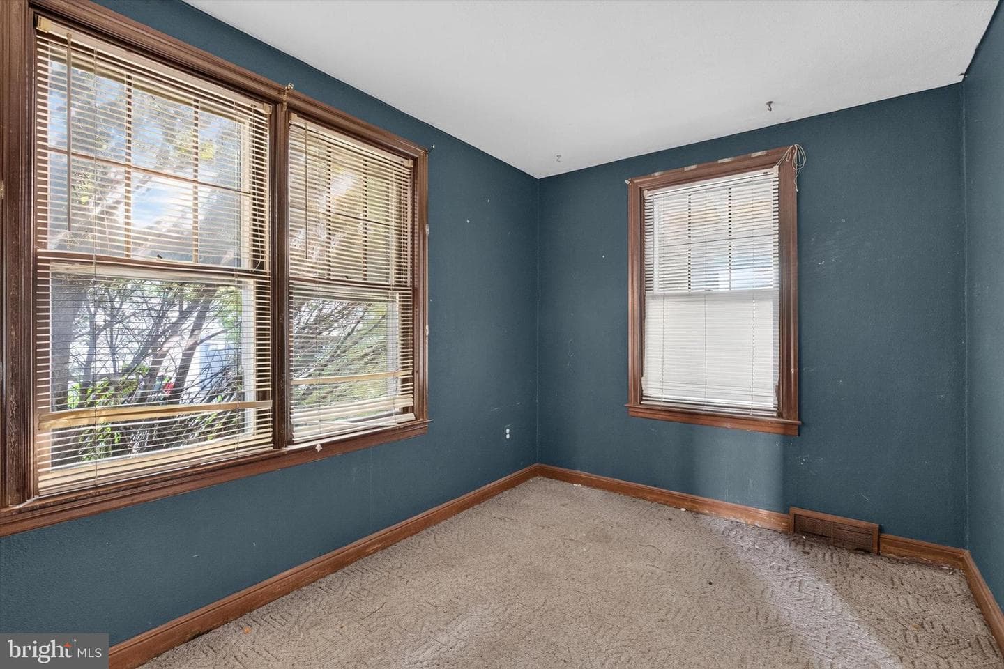 2400 Catherine Street photo 10
