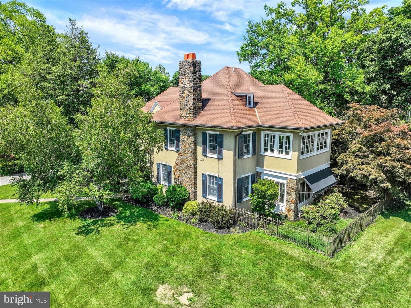 915 Arlington Road photo 1