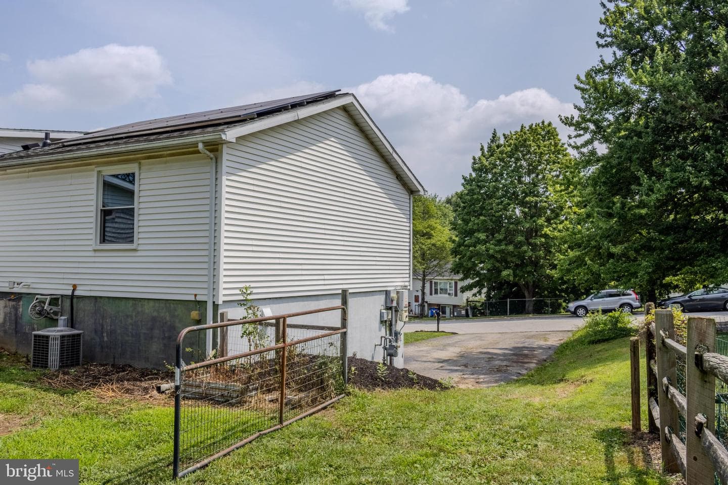 273 Smeach Drive photo 35