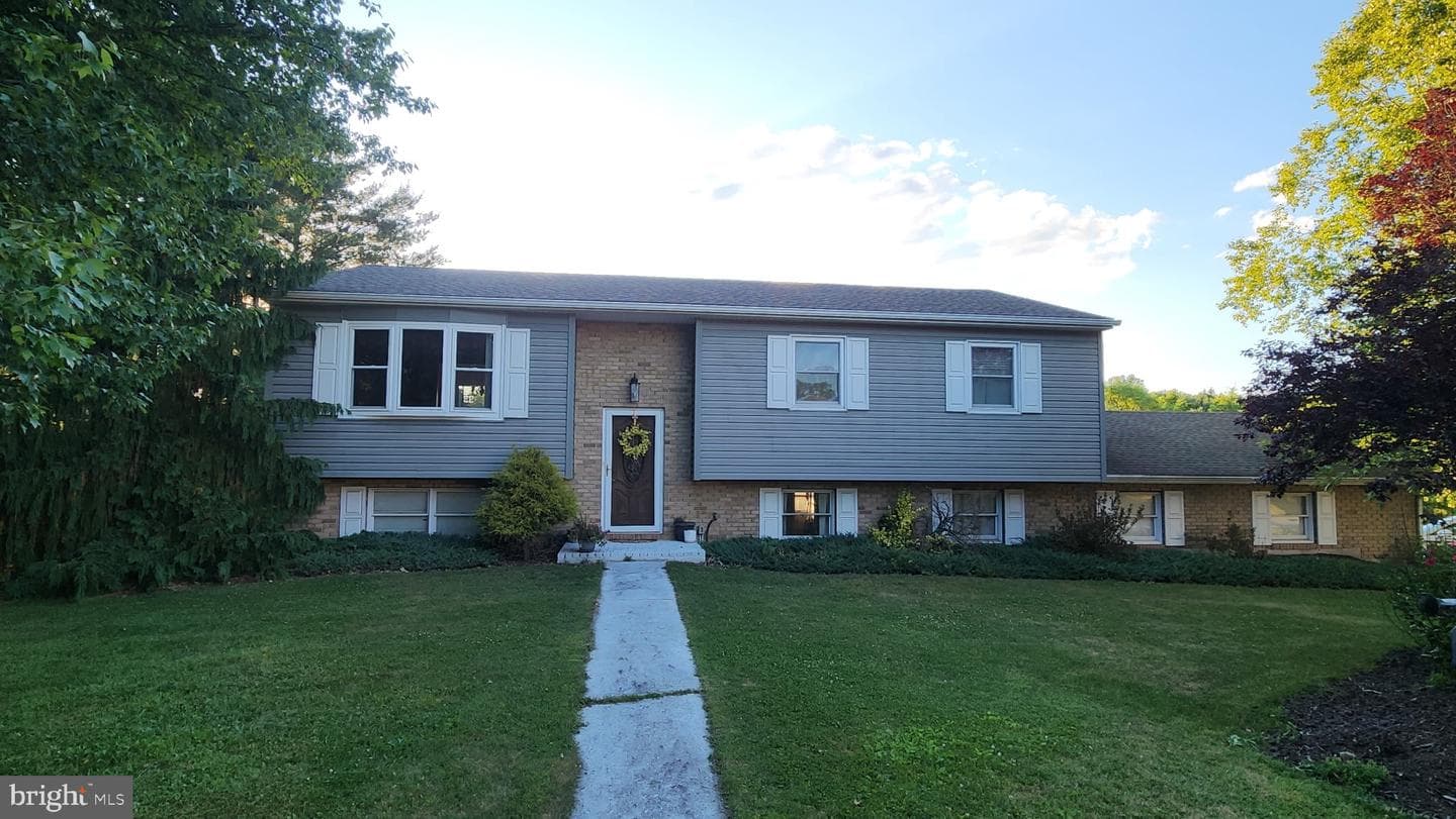 60 Redstone Drive photo 1