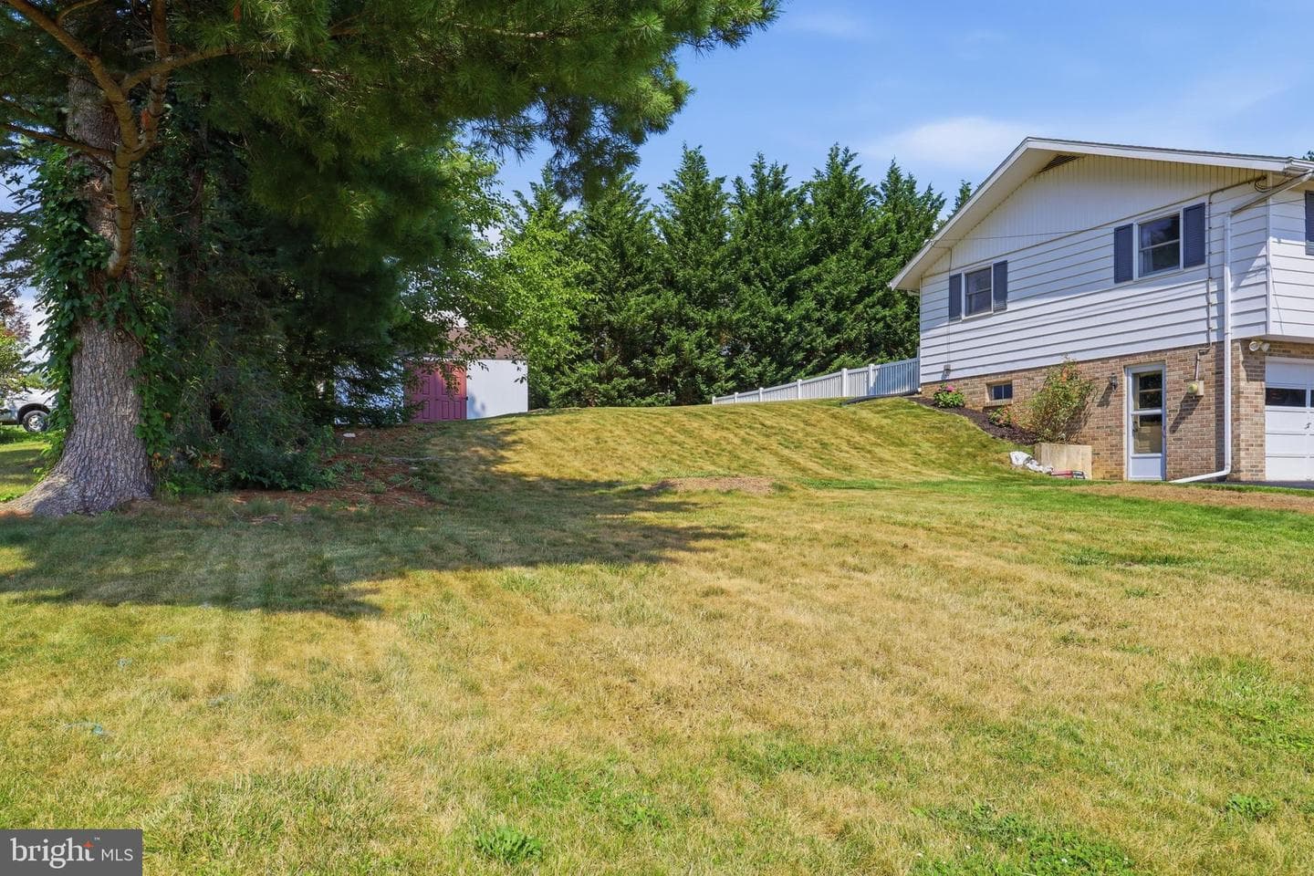 137 Ridgefield Drive photo 36