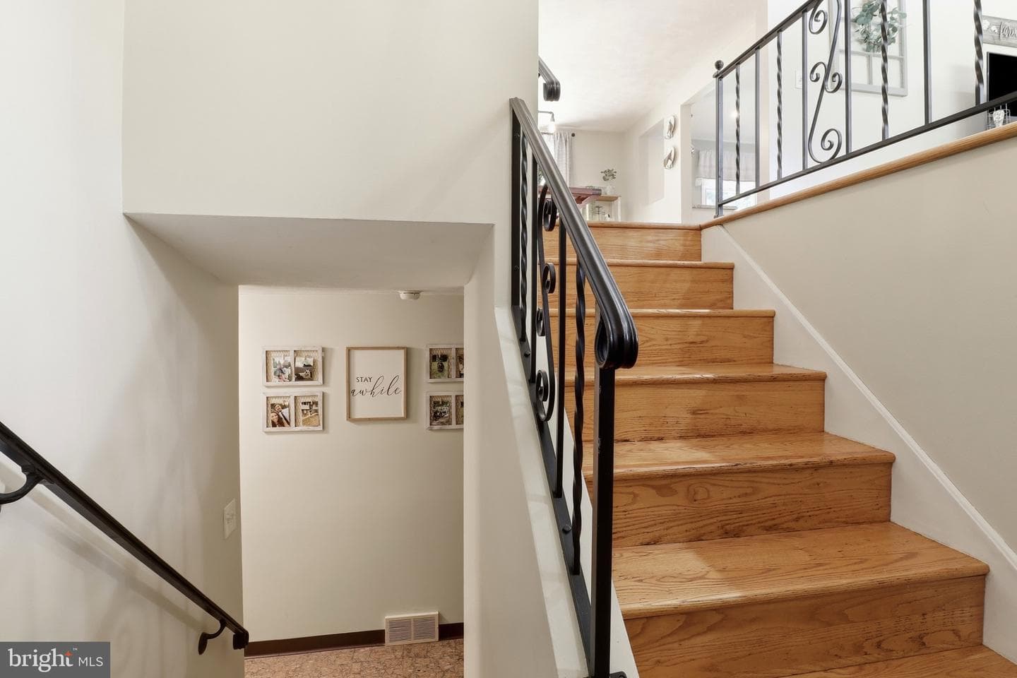 137 Ridgefield Drive photo 4