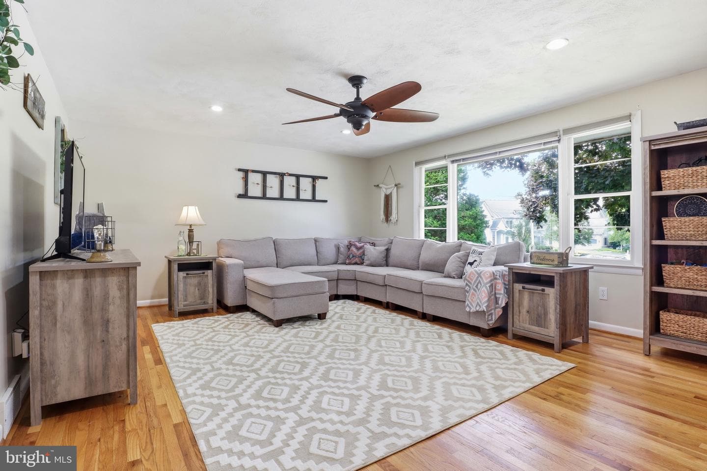 137 Ridgefield Drive photo 5