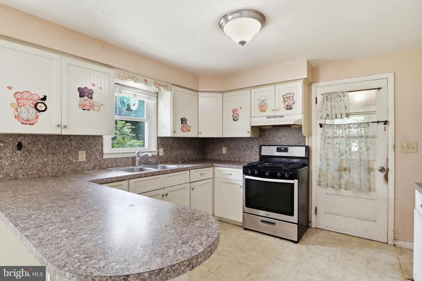 2400 Derry Road photo 13